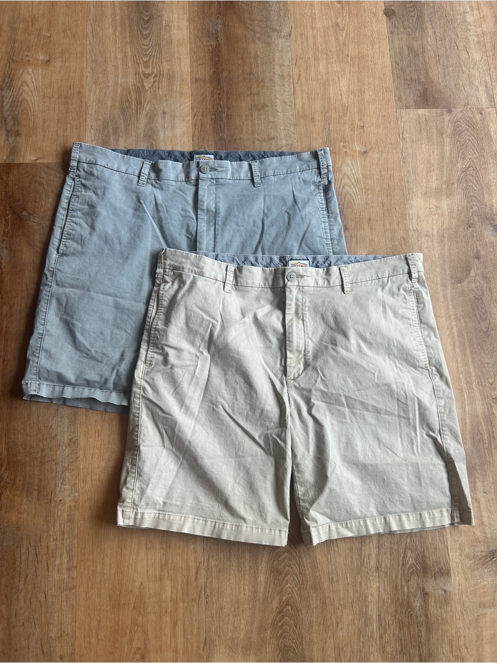 Orvis Men’s Flat Front Chino Shorts Bundle Of 2 Khaki Gray Size 42